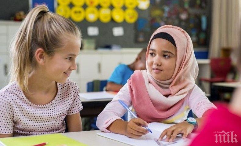 Австрия отмени забраната за носене на мюсюлмански забрадки в училище