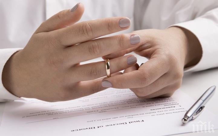 Британка се разведе с мъжа си - работел твърде много