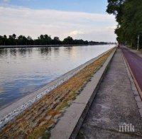 ИНЦИДЕНТ: Майка и син паднаха в Гребния канал на Пловдив – ето кой ги спаси