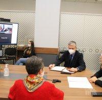 Вицепремиерът Марияна Николова разговаря с ръководството на германския туроператор FTI Group