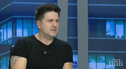 случва блатечки цъфна талибан студио снимка