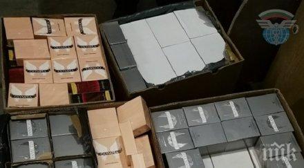 митничари задържаха парфюми кашони банани