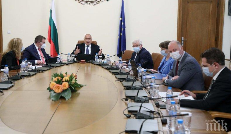 ИЗВЪНРЕДНО В ПИК! Премиерът Борисов: Отпускаме 156 млн. лв. за финансиране на мерки за малки, средни и микро предприятия (ВИДЕО)
