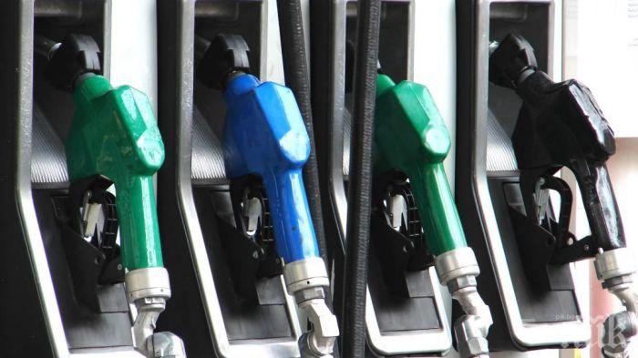 ПРАЗНИЧНО! Цените по бензиностанциите тръгнаха нагоре