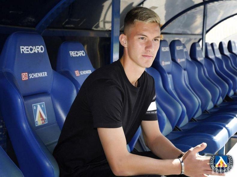 Млад левскар точи лиги по Моника Белучи (СНИМКА)