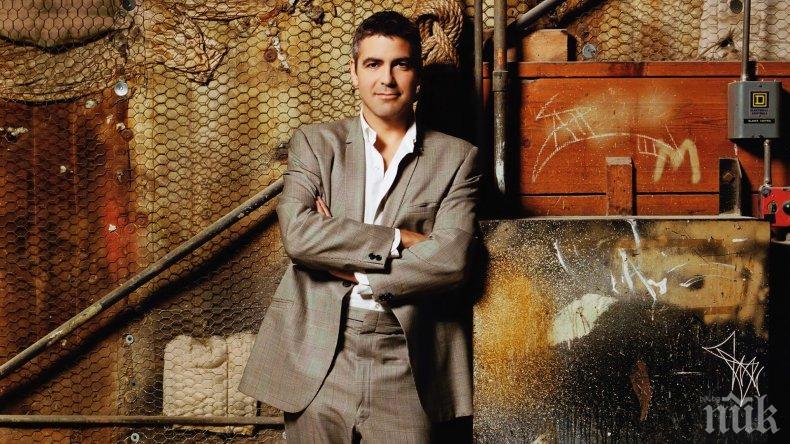ОТ СТРАХ ЗА СИНА СИ: 9 месеца Джордж Клуни не е излизал от къщата си 