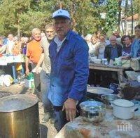 Майстор бърка чудодейни курбани