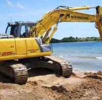 СКАНДАЛНО! Багери унищожават плажа в Сарафово