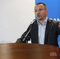 Джамбазки с първи коментар за скандала с нацисткия поздрав в Европарламента: Пълна глупост, ще ми дължат извинение! Просто помахах на председателката