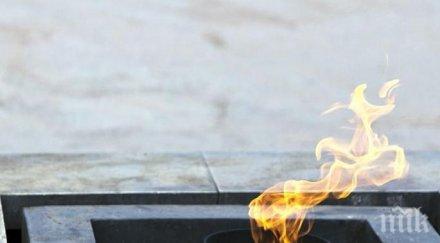 тийнейджърки загасиха вечния огън санкт петербург топки сняг