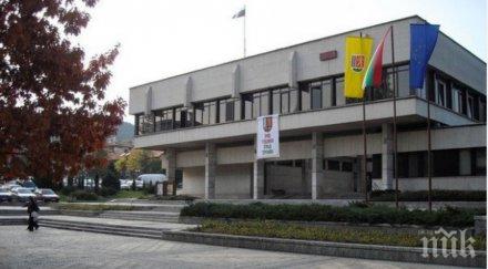 ниски такси предучилищните групи троян