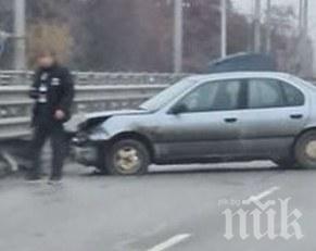Две коли се помляха на моста на Адата