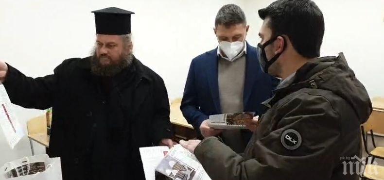 Председателят на Църковното настоятелство на столичния храм „Св Ап. Андрей Първозванний” протойерей Стилиян Табаков: Никой не е помагал толкова на църквите, както премиерът Борисов и ГЕРБ (СНИМКИ/ВИДЕО)