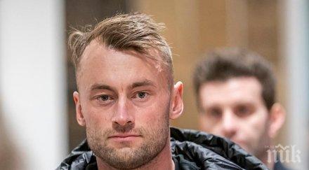 месеца затвор двукратен олимпийски шампион