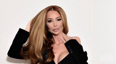 плеймейтката деси димитрова стана перфектната домакиня празнува коледа френски уникати снимка