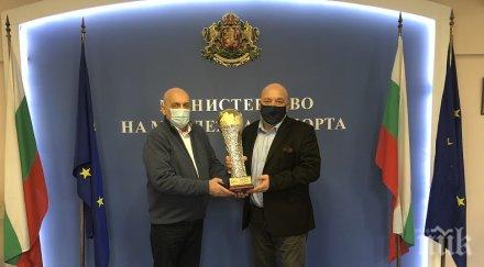 кралев камен михайлов обсъдиха годината автомобилния спорт