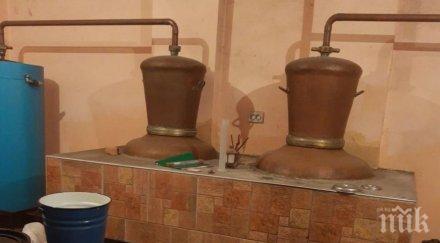 митничари спипаха 330 литра нелегален алкохол русенско