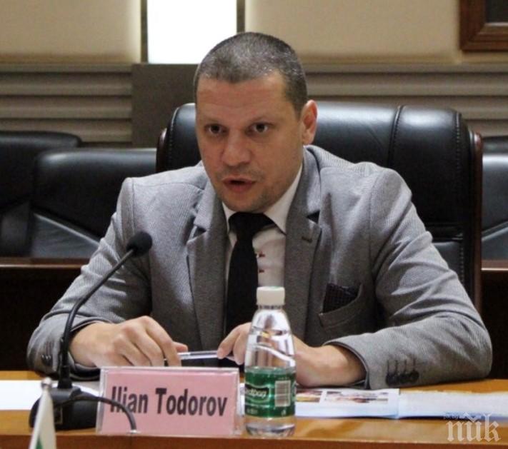 Илиан Тодоров отличи младежко сдружение от Правец в инициативата „Доброто в нас“