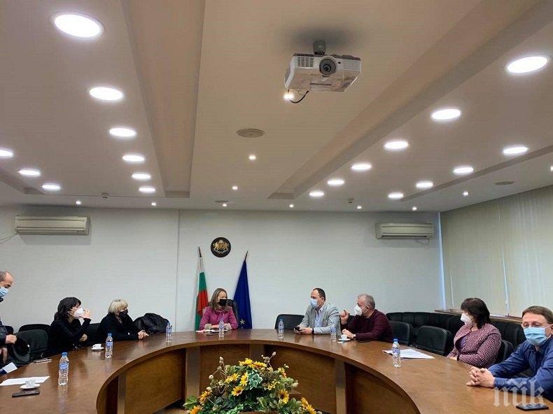 В Пловдив създадоха организация за ваксинацията. COVID-19 взе 10 жертви в областта, оздравелите са повече от заболелите  