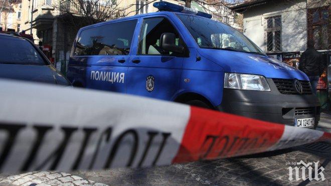 УДАР: Въоръжени обраха инкасо автомобил в Перник, издирват ги