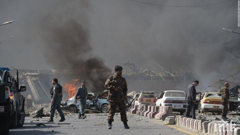 Четирима лекари и минувач загинаха при бомбен атентат в Кабул 
