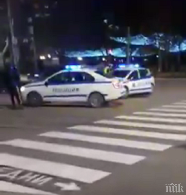 Луд екшън в центъра на Козлодуй - две патрулки озаптяват побеснял дрифтър, той се бие с ченгетата