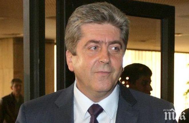 САМО В ПИК И РЕТРО: Първанови с коледна фотосесия (СНИМКА)