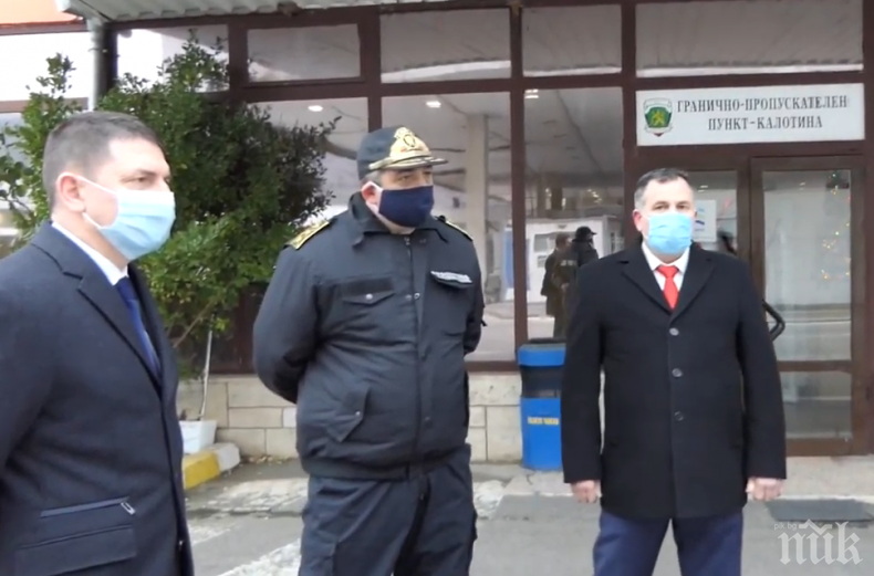 Вътрешният министър провери пропускателния режим на тировете на ГКПП Калотина (ВИДЕО)