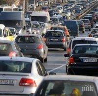 ГОЛЯМОТО ЗАВРЪЩАНЕ: Стотици се прибират в края на почивните дни