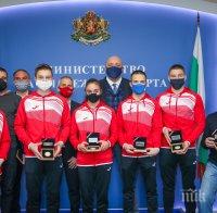 Министър Кралев награди медалистите от европейското първенство по спортна гимнастика 