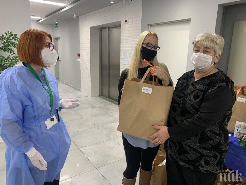 Изненадващ коледен подарък трогна пациентите на диализен център в Бургас