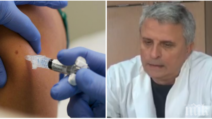 Изпълнителният директор на болницата в Перник се ваксинира първи срещу COVID-19