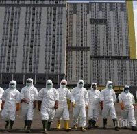 Медицинска сестра хвърли защитното облекло заради секс с пациент с коронавируса в Индонезия