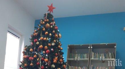 предновогодишно посолството скопие зарадва 105 деца лакомства училищни пособия