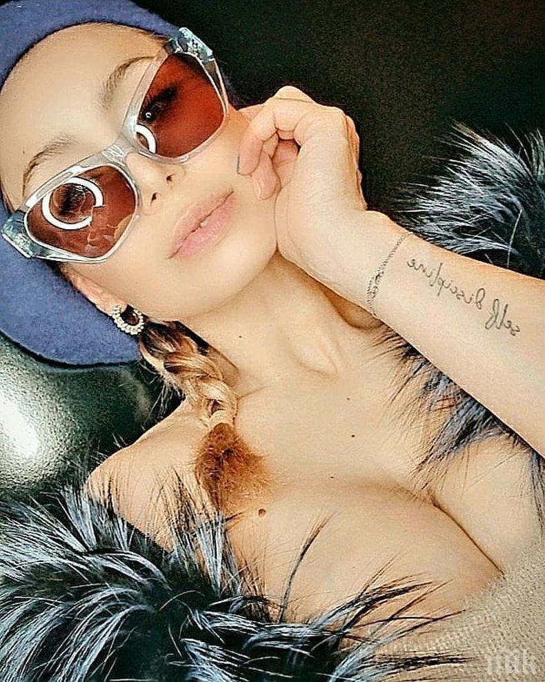 НАСРЕД ЗИМА: Капчикова заведе близнаците на море (СНИМКА)