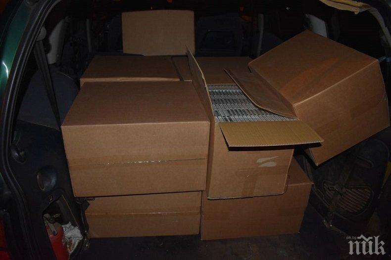 Спипаха огромно количество контрабандни цигари в кола