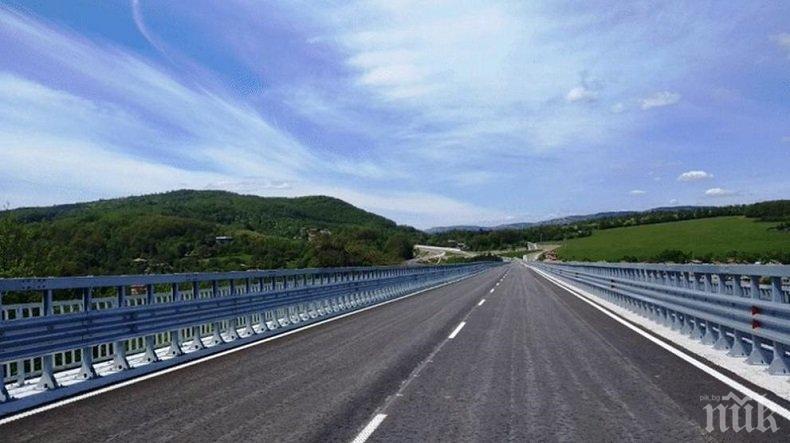 Държавата може да плаща за ремонта и на общинските пътища