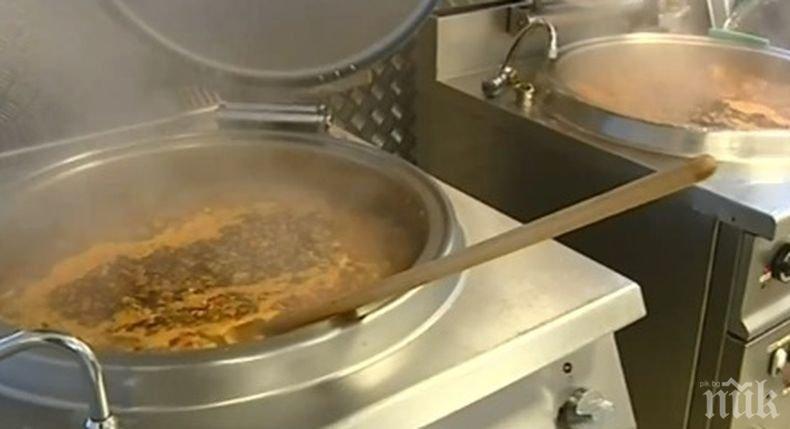 Пет столични храма готвят топла храна за хора в нужда