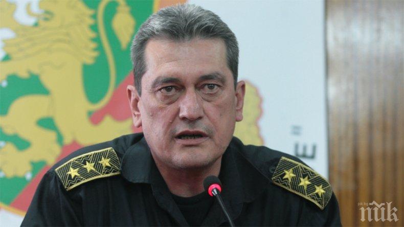 ШЕФЪТ НА СПАСИТЕЛИТЕ! Николай Николов: Готови сме да помагаме на Хърватска