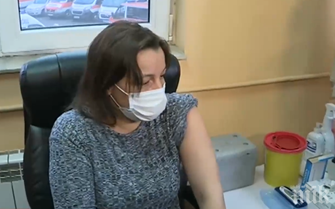 Ваксинират 25 медици в столичната Спешна помощ