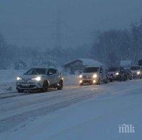 Силен вятър и сняг затвори част от пътищата във Варненско