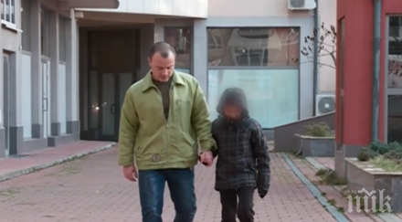 инцидент ученици изгаряния излагане лампа клас