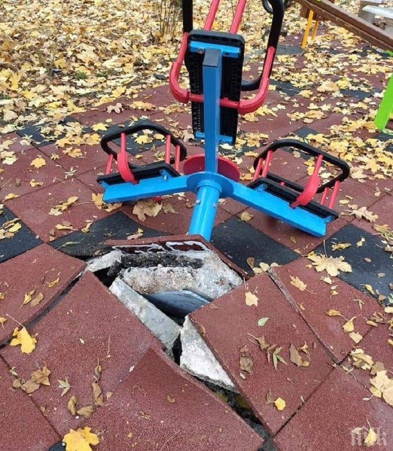 Вандали потрошиха за четвърти път детска площадка в Каварна (СНИМКИ)