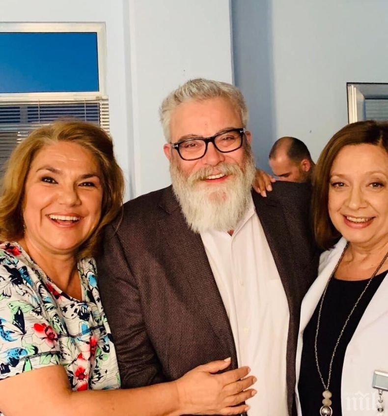 ДИСЦИПЛИНА: Марта и Владо Пенев ходят на гости с тестове за COVID-19 (СНИМКИ)