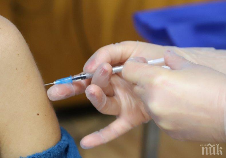 В Кипър вече са ваксинирани над 200 000 души