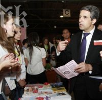 Плевнелиев дава знак, че е сменил мнението си за Сирия - вече е за дипломация, не за война