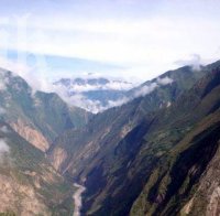 Рекордната суша в Южна Америка остави върхове в Андите без сняг