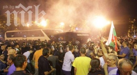 прокуратурата води четири дела заради белия автобус едното полицай