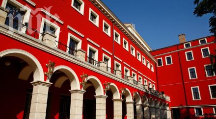 пожарът драматичния театър пловдив предизвикан умишлено