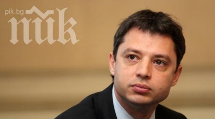 делян добрев намаляването тока вреди сектора